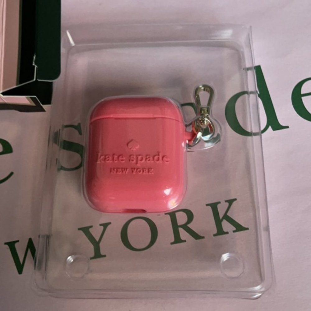 Kate Spade New York AirPods Case With Clip Panache Pink - Picture 12 of 16